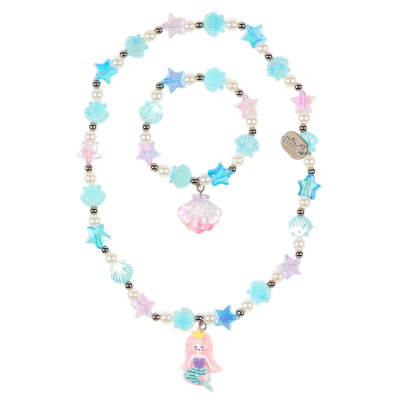 Conjunto de colar e pulseira com contas coloridas e pendentes de sereia e concha