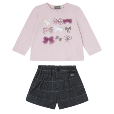 Conjunto infantil camisola rosa clara com laços e calções cinzentos xadrez