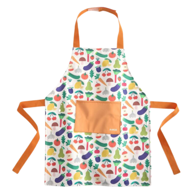 Avental com estampa colorida de frutas e legumes e bolso laranja.