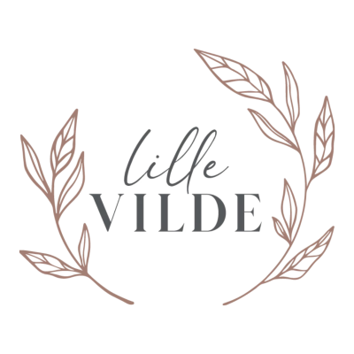 Logótipo com texto lille VILDE e ornamento de folhas castanho claro