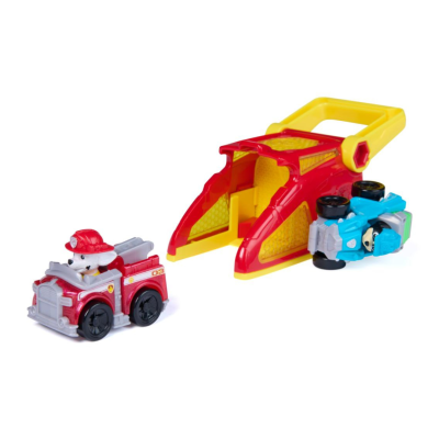Brinquedos de carro de bombeiros e lançador em plástico vermelho, amarelo e azul