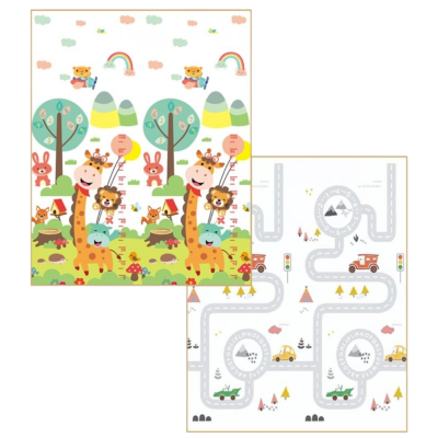 Dois tapetes infantis com desenhos de animais e padrão de estrada