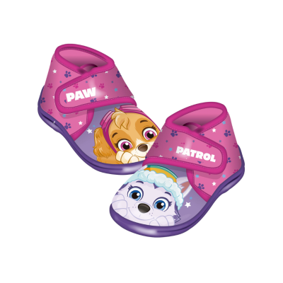 Pantufas cor de rosa com desenhos de personagens da série PAW PATROL
