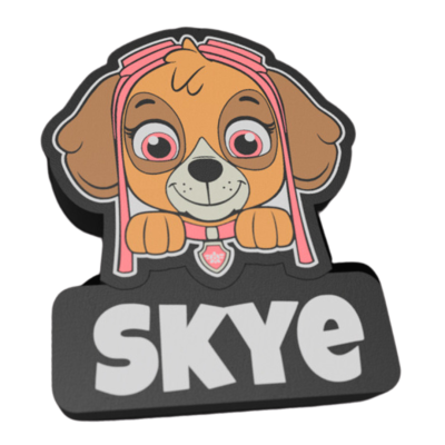 Adesivo decorativo personagem Skye com óculos rosa e texto SKYE