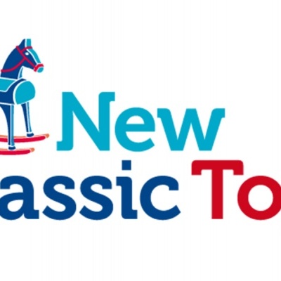 Logótipo New Classic Toys com cavalinho de balanço azul