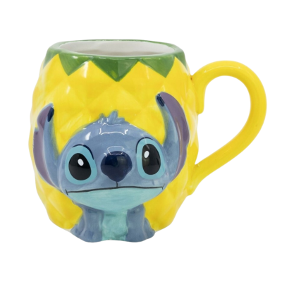 Caneca amarela de cerâmica com desenho de ananás e personagem azul de desenho animado