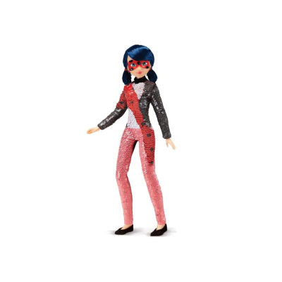 Boneca com fato brilhante vermelho e preto e máscara vermelha