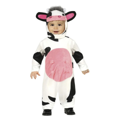 Bebé com fantasia de vaca branca e preta com capuz e barriga rosa.