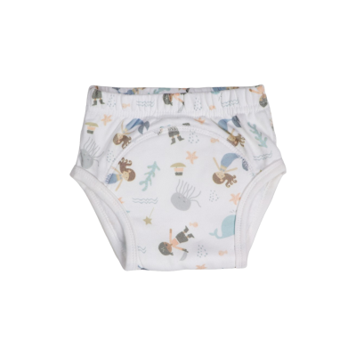 Cueca de treino branca com padrão de animais marinhos.