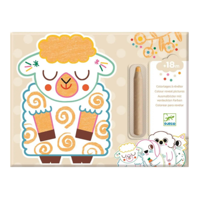 Caixa de atividade para crianças com imagem de ovelha colorida e lápis de cor em fundo bege