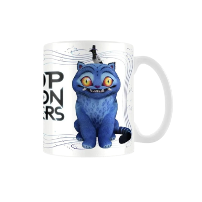 Caneca branca com padrão de gato azul e ave preta com chapéu