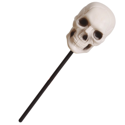 Caveira branca em vara preta sobre fundo branco