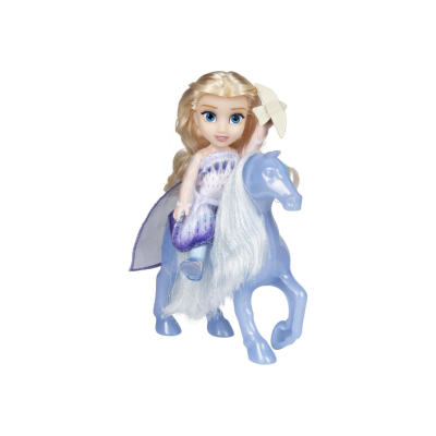 Boneca loira em cavalo azul de brinquedo com vestido lilás e capa