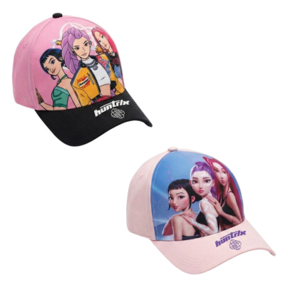 Dois bonés baseball com personagens animadas e texto huntrix