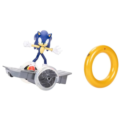 Figura de ação do Sonic com hoverboard e anel amarelo no fundo branco