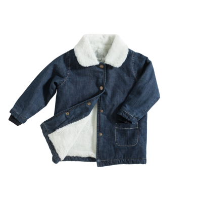 Casaco infantil de ganga azul escura com interior branco felpudo e gola ampla