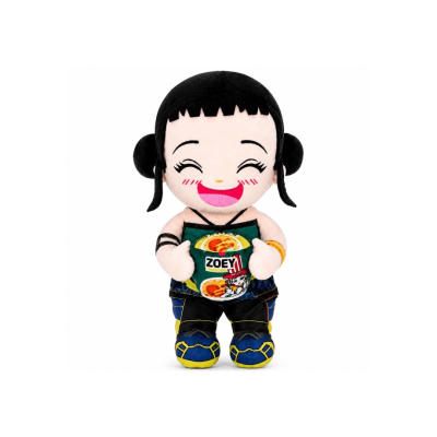 Boneca de peluche sorridente a segurar pacote verde com texto ZOEY
