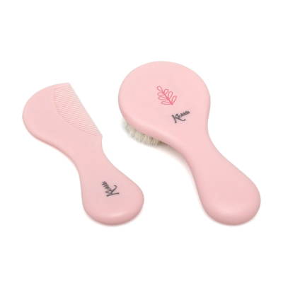 Conjunto de pente e escova para cabelo rosa claro com texto Kkids