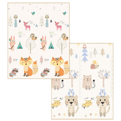 Duas mantas infantis com padrão de animais cartoon em cores pastel