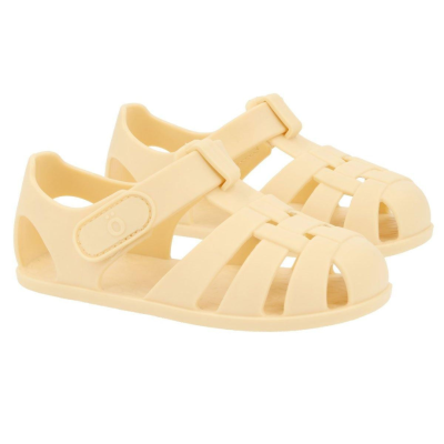 sandálias de plástico amarelas claras com fecho em velcro