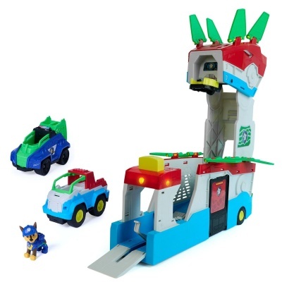 Brinquedo de base com duas viaturas e figura de cão coloridos