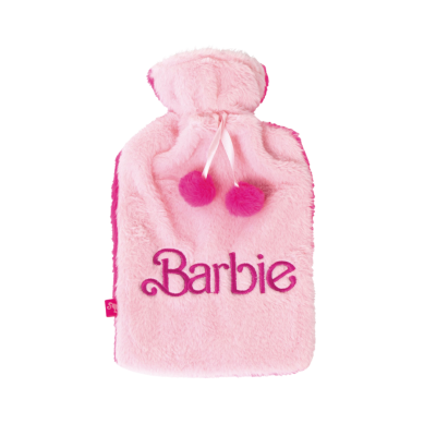 Bolsa de água quente rosa com textura felpuda e escrita Barbie