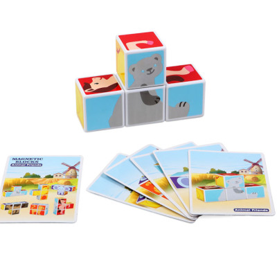 Jogo magnético infantil com blocos de madeira coloridos e cartas ilustrativas.