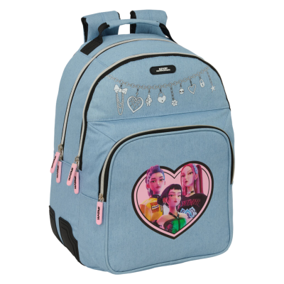 Mochila azul clara com personagens animadas e pendentes desenhados