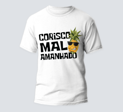 T-shirt branca com estampa de ananás e texto preto