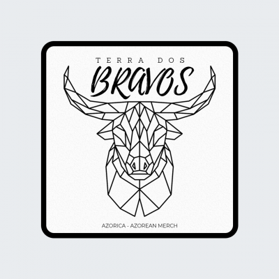 Desenho geométrico de touro com texto Terra dos Bravos e Azorica Azorean Merch
