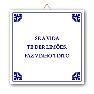 Placa decorativa com texto em azul e moldura em azul sobre fundo branco