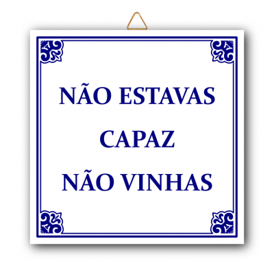 Placa decorativa branca com texto em azul e bordas decorativas azuis