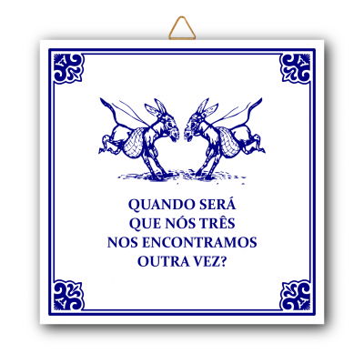 Azulejo branco com moldura azul, ilustração de dois burros e texto em azul