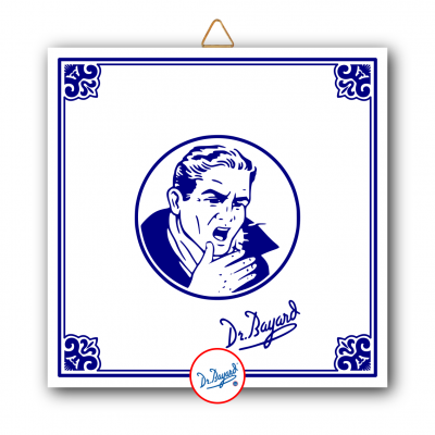 Azulejo decorativo branco e azul com ilustração de homem a tossir e assinatura Dr. Bayard