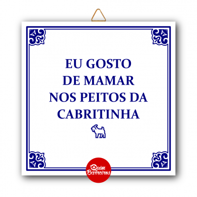 Azulejo decorativo branco com texto azul e logótipo vermelho