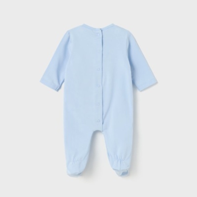 Macacão de bebé azul claro com botões à frente