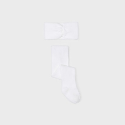 Meia-calça branca e faixa de cabelo branca sobre fundo cinzento claro