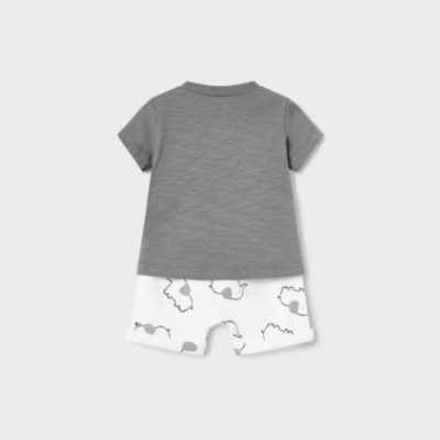 Conjunto de bebé com t-shirt cinzenta e calções brancos com padrão cinzento