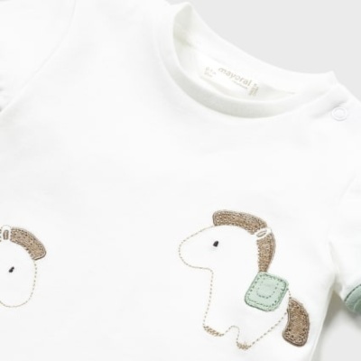 Camisola branca de bebé com cavalo bordado