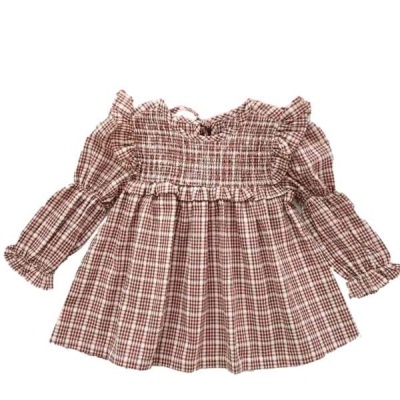 Vestido infantil xadrez com babados e mangas compridas