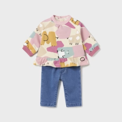 Conjunto bebé com camisola colorida e calças de ganga azul