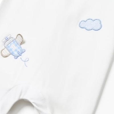 Calça de bebé branca com bordados azul de avião e nuvem
