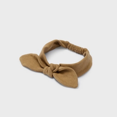Bandana elástica castanho claro com nó no centro e detalhe franzido