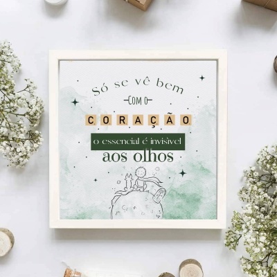 Quadro decorativo com frase em português e ilustração de raposa e criança