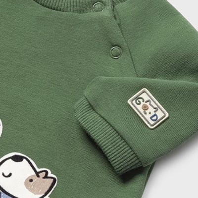 Body verde para bebé com desenho de cão e aplique com letras D e O