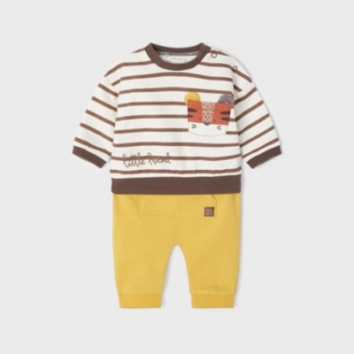 Conjunto de bebé com camisola de riscas e calças amarelas