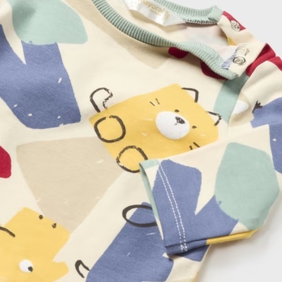 Camisola de bebé com padrão colorido e urso 3D no peito