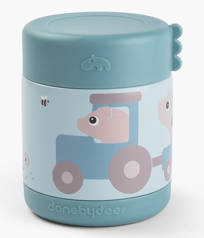 Pote infantil azul com tampa e desenho de carro e animal, texto done by deer na base