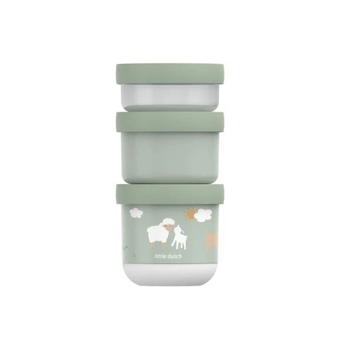 Três recipientes de armazenamento empilhados com tampas verdes e ilustrações de ovelhas