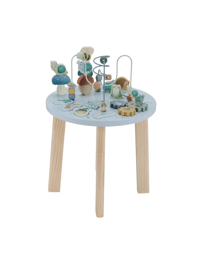Mesa de madeira com brinquedos educativos de madeira coloridos para crianças